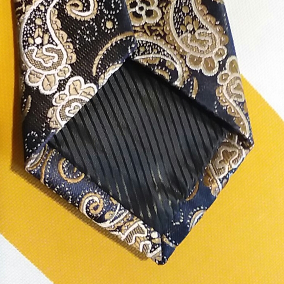 Floral Paisley Tie - Picture 6 of 10